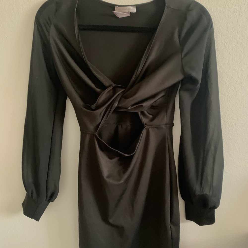 black mid dress